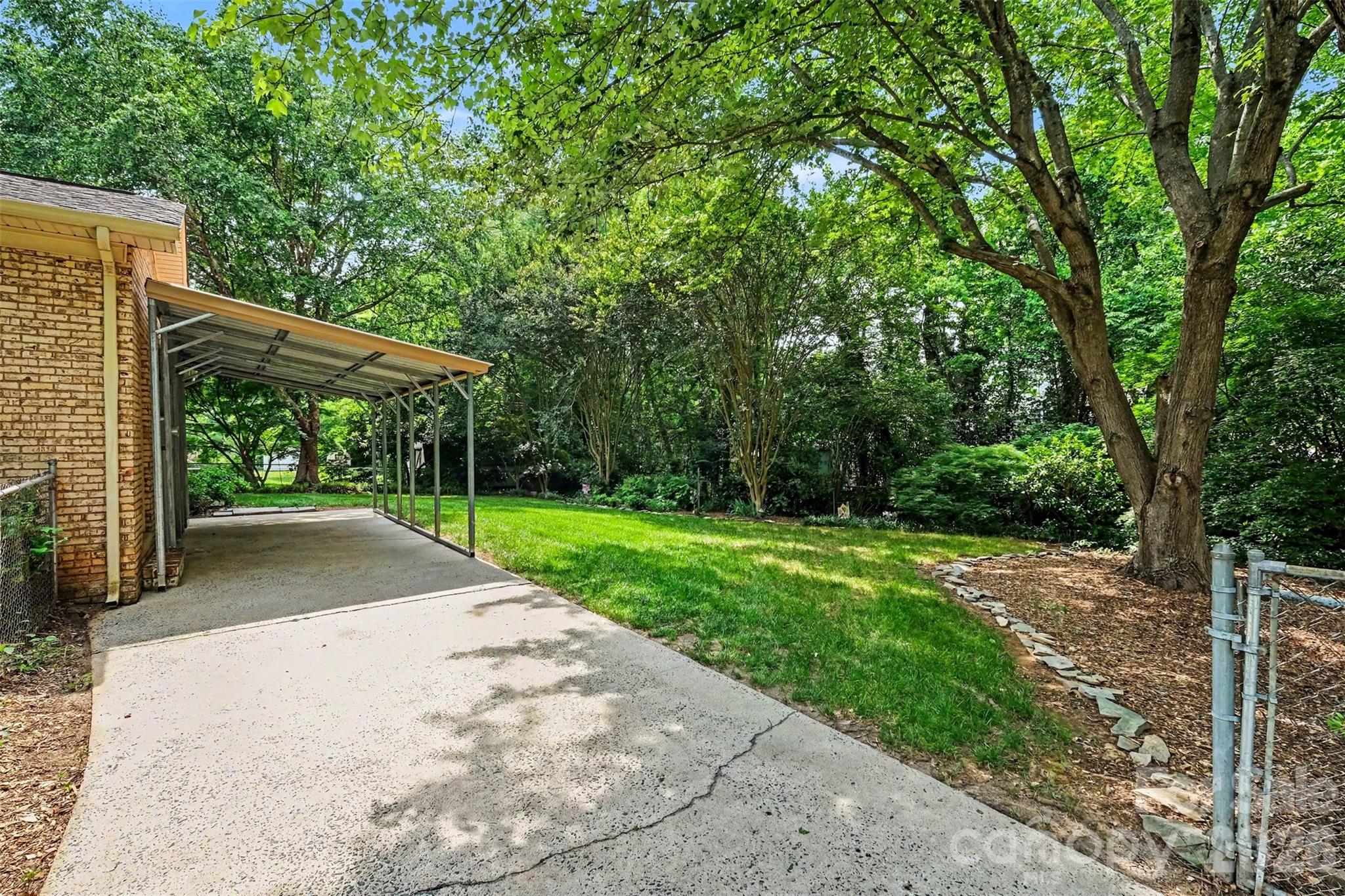 2143 Knickerbocker Drive — Charlotte