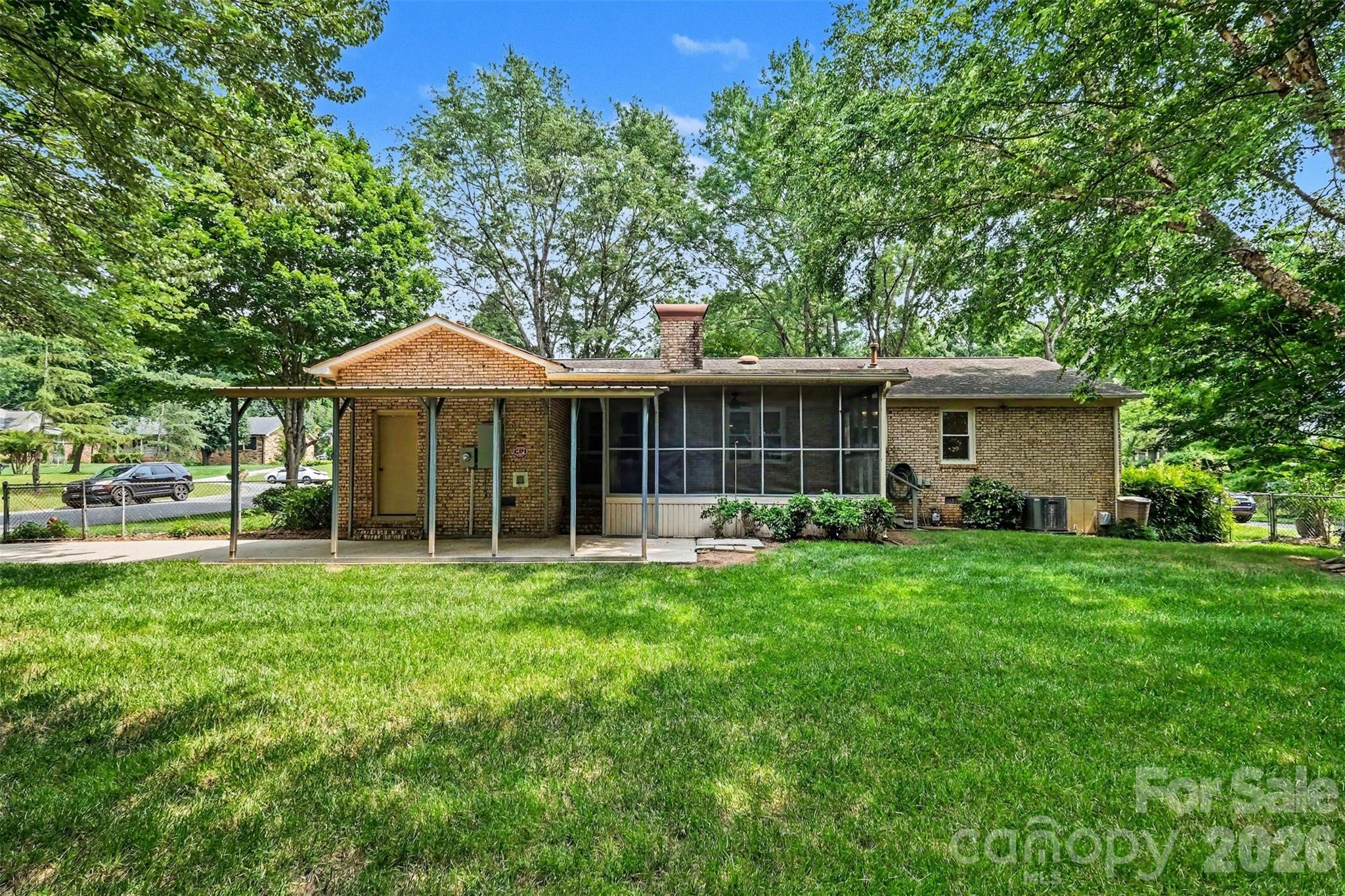 2143 Knickerbocker Drive — Charlotte