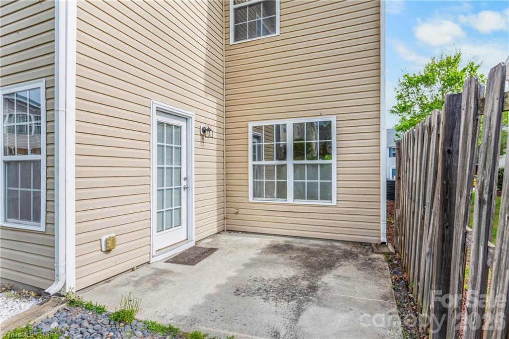 1633 Olivers Crossing Circle — Winston Salem