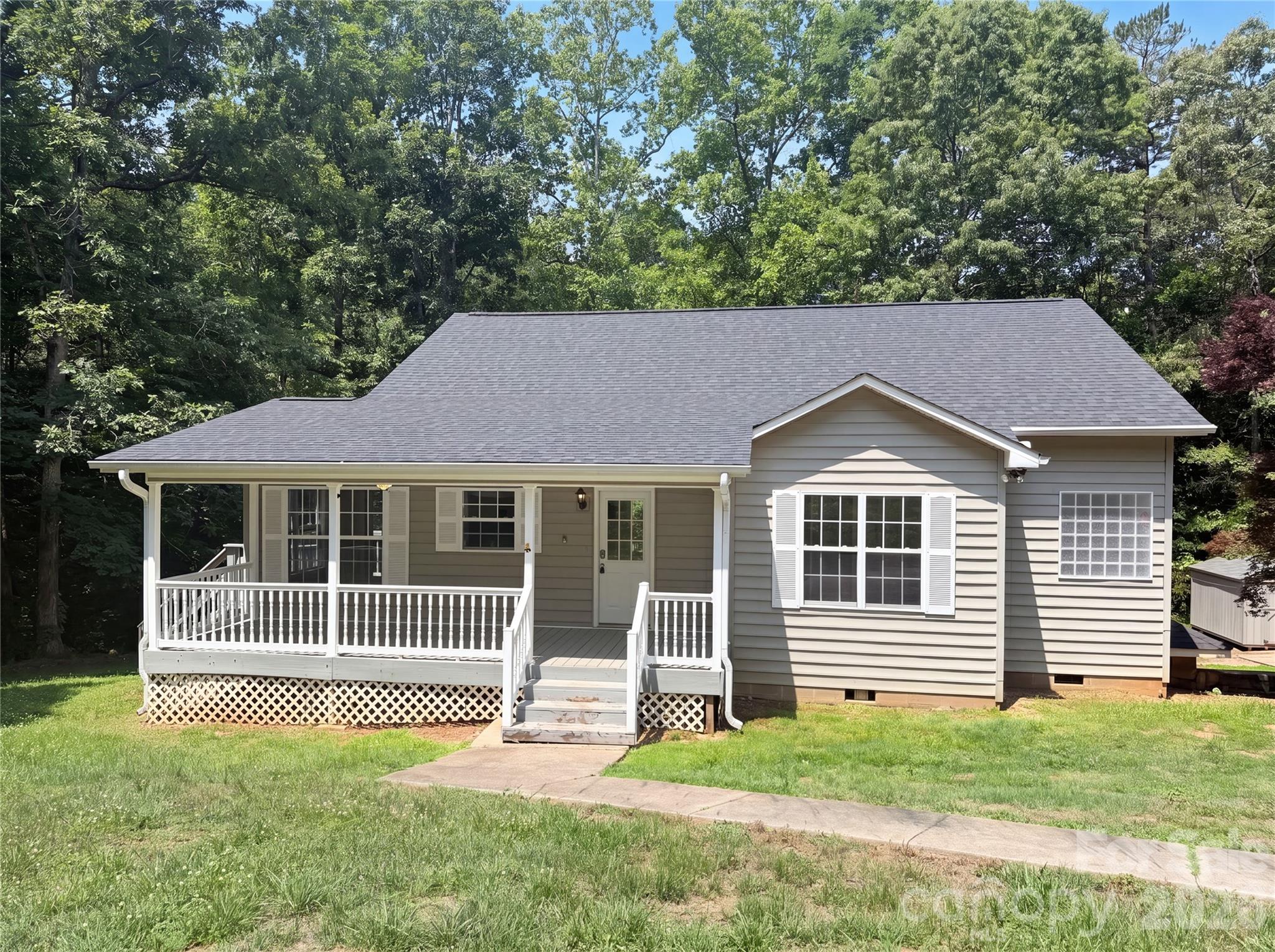 221 Grandview Drive — Statesville