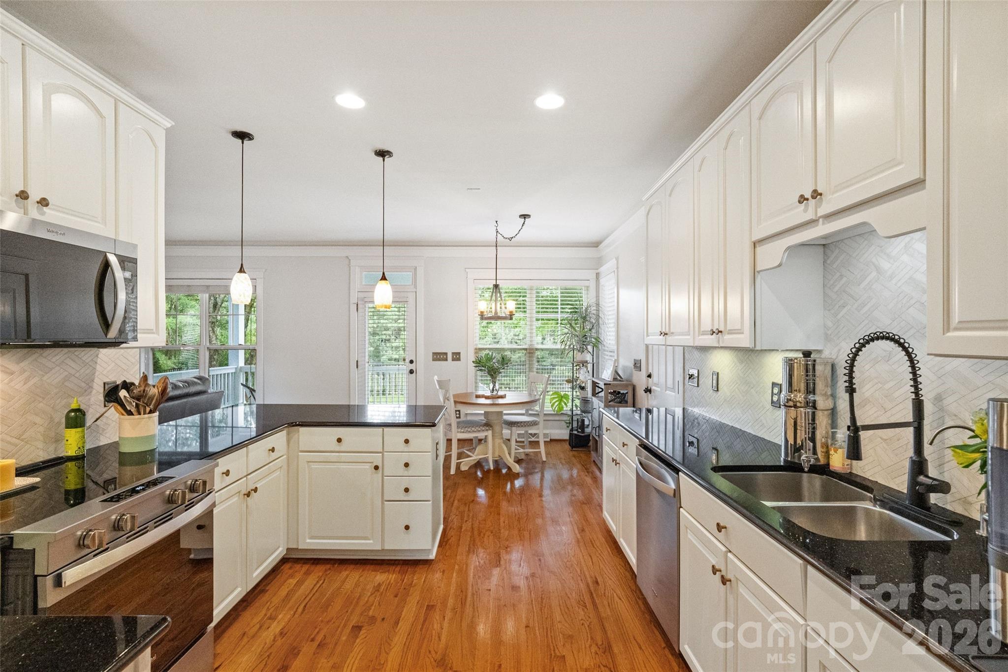 411 Shoreline Parkway — Tega Cay