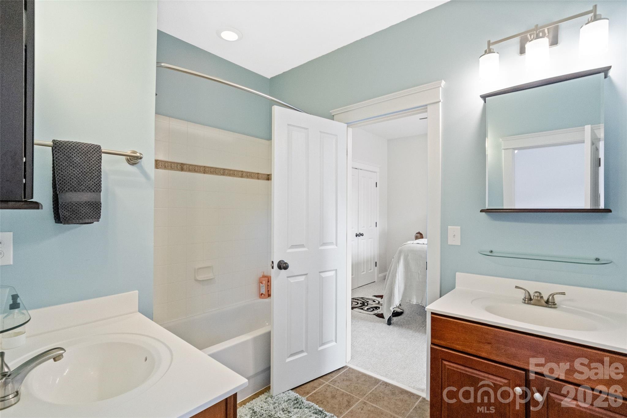 411 Shoreline Parkway — Tega Cay