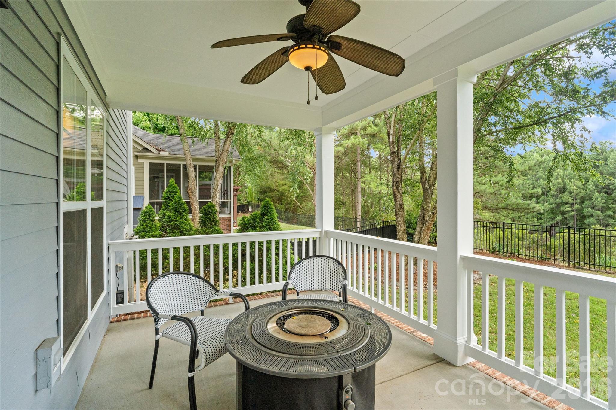 411 Shoreline Parkway — Tega Cay