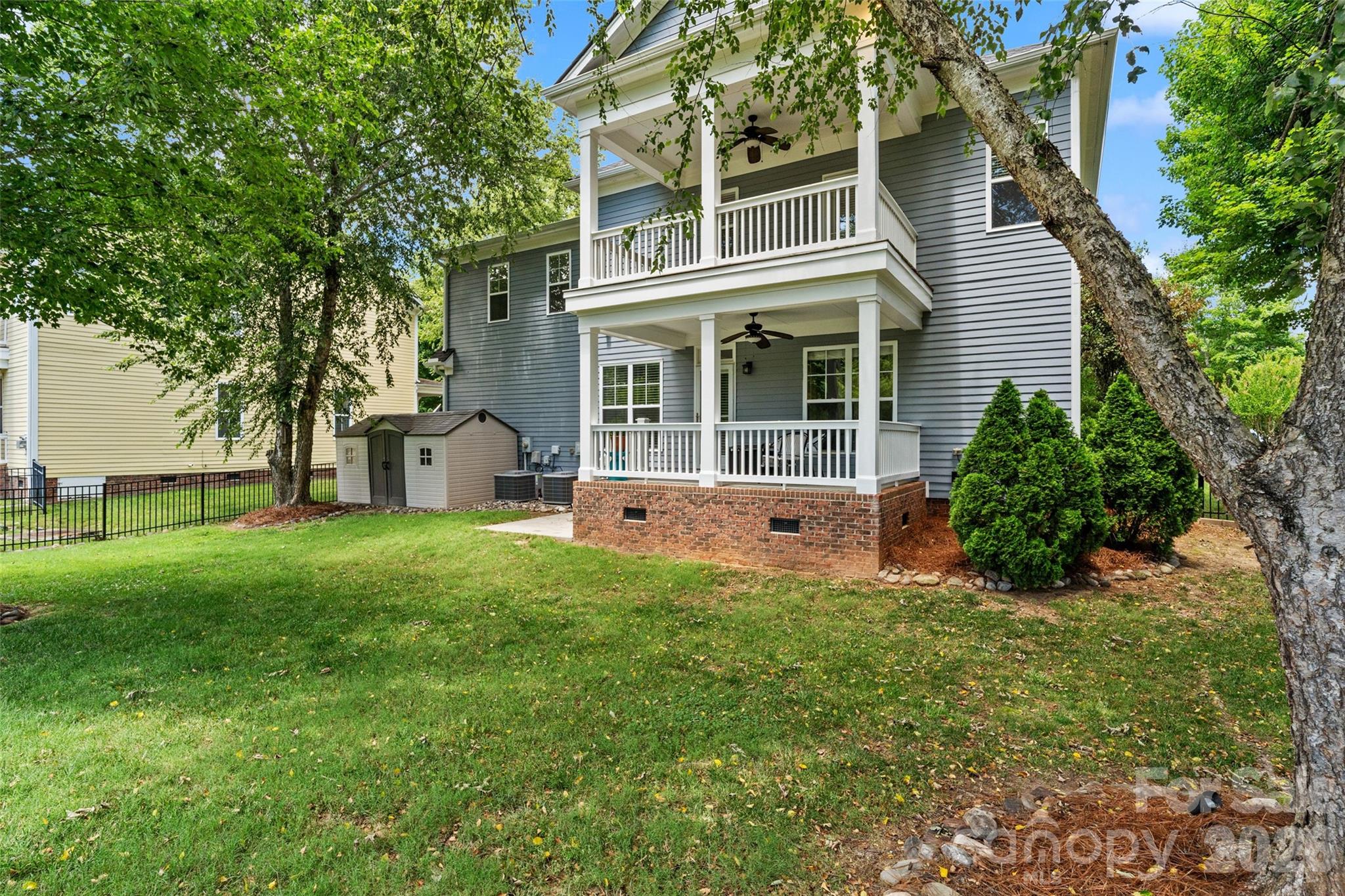 411 Shoreline Parkway — Tega Cay