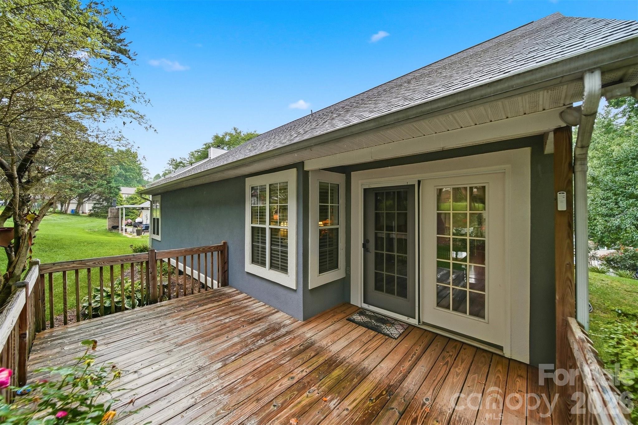 5666 Gold Creek Bay Drive — Hickory