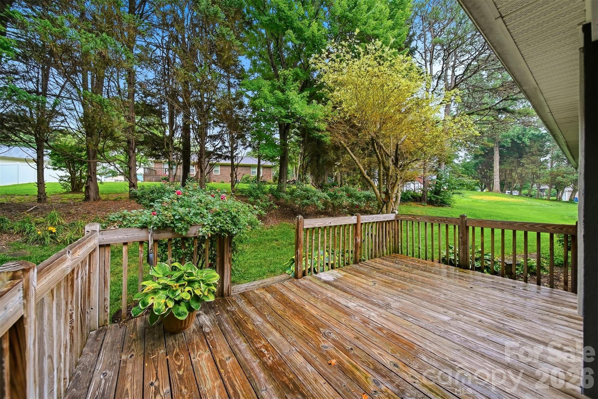 5666 Gold Creek Bay Drive — Hickory