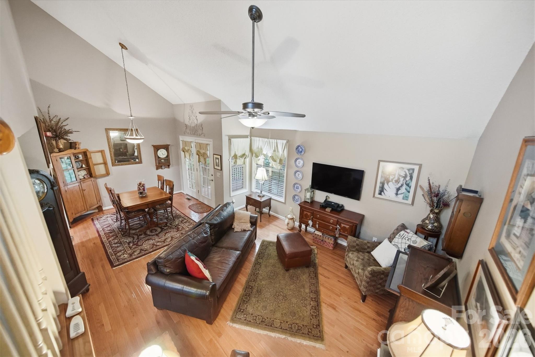 5666 Gold Creek Bay Drive — Hickory