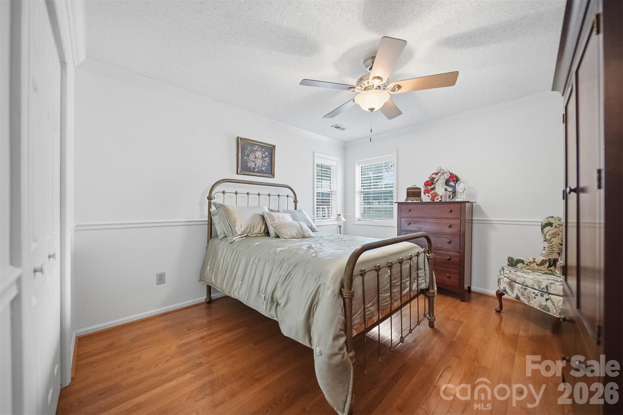 5666 Gold Creek Bay Drive — Hickory