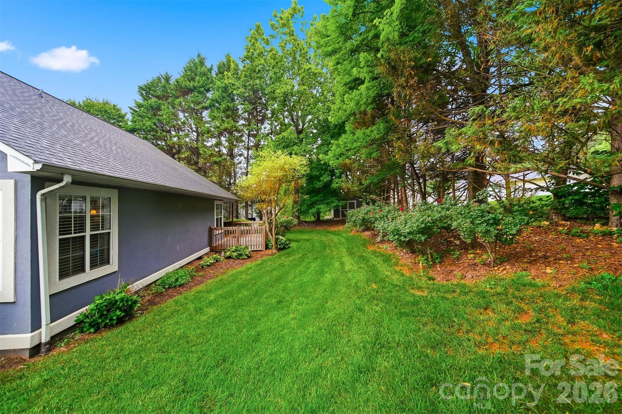 5666 Gold Creek Bay Drive — Hickory