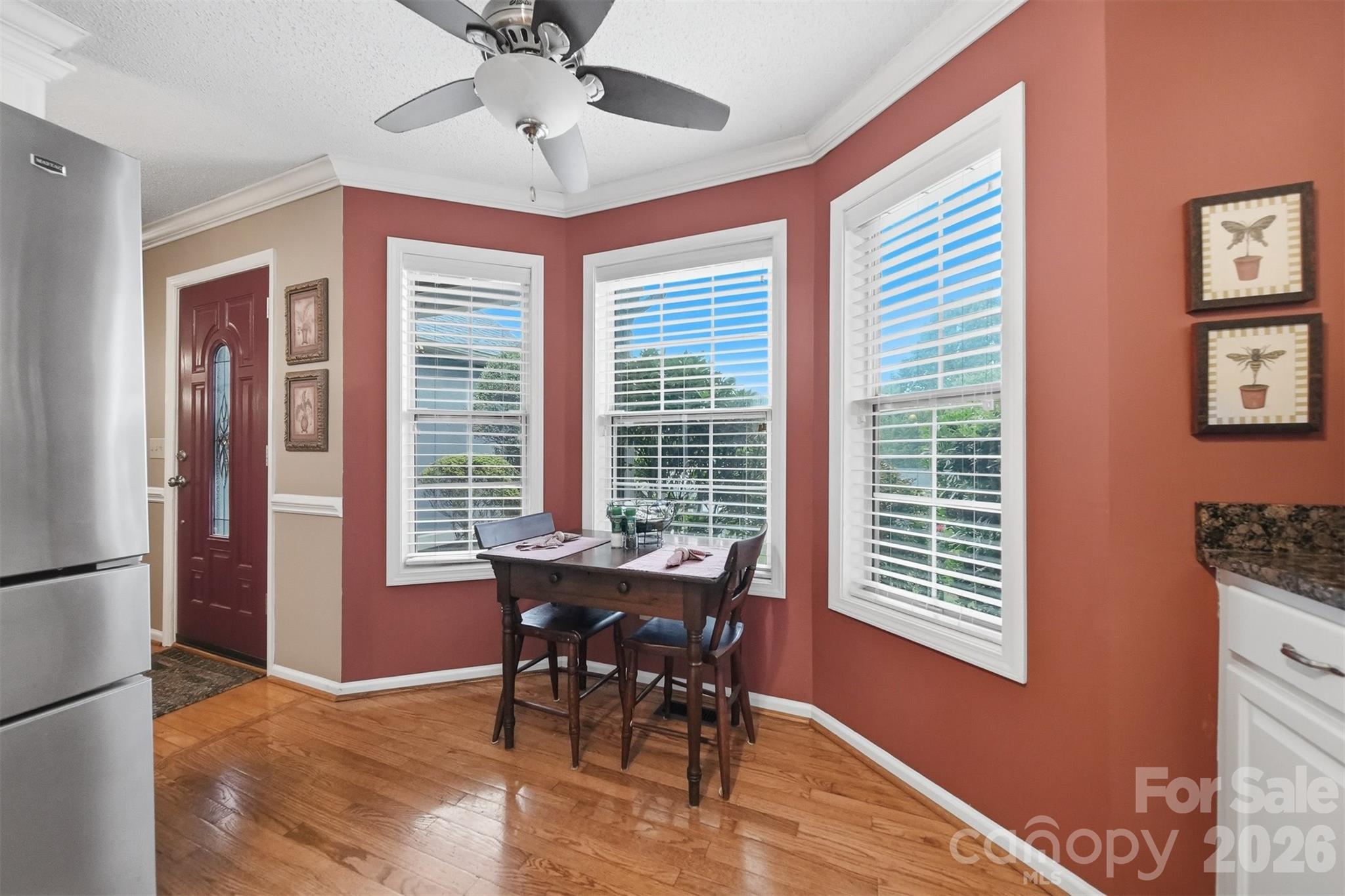 5666 Gold Creek Bay Drive — Hickory