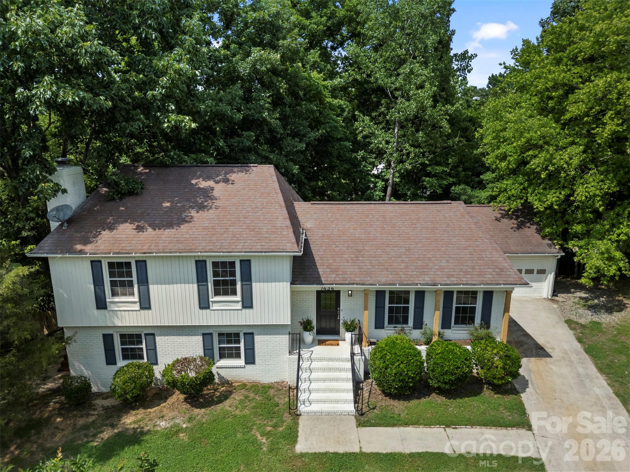 7434 Kilcullen Drive — Charlotte