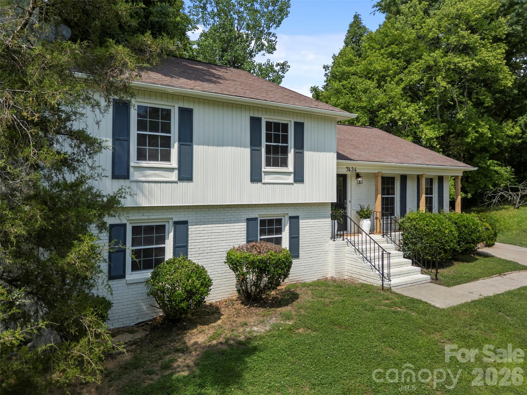 7434 Kilcullen Drive — Charlotte