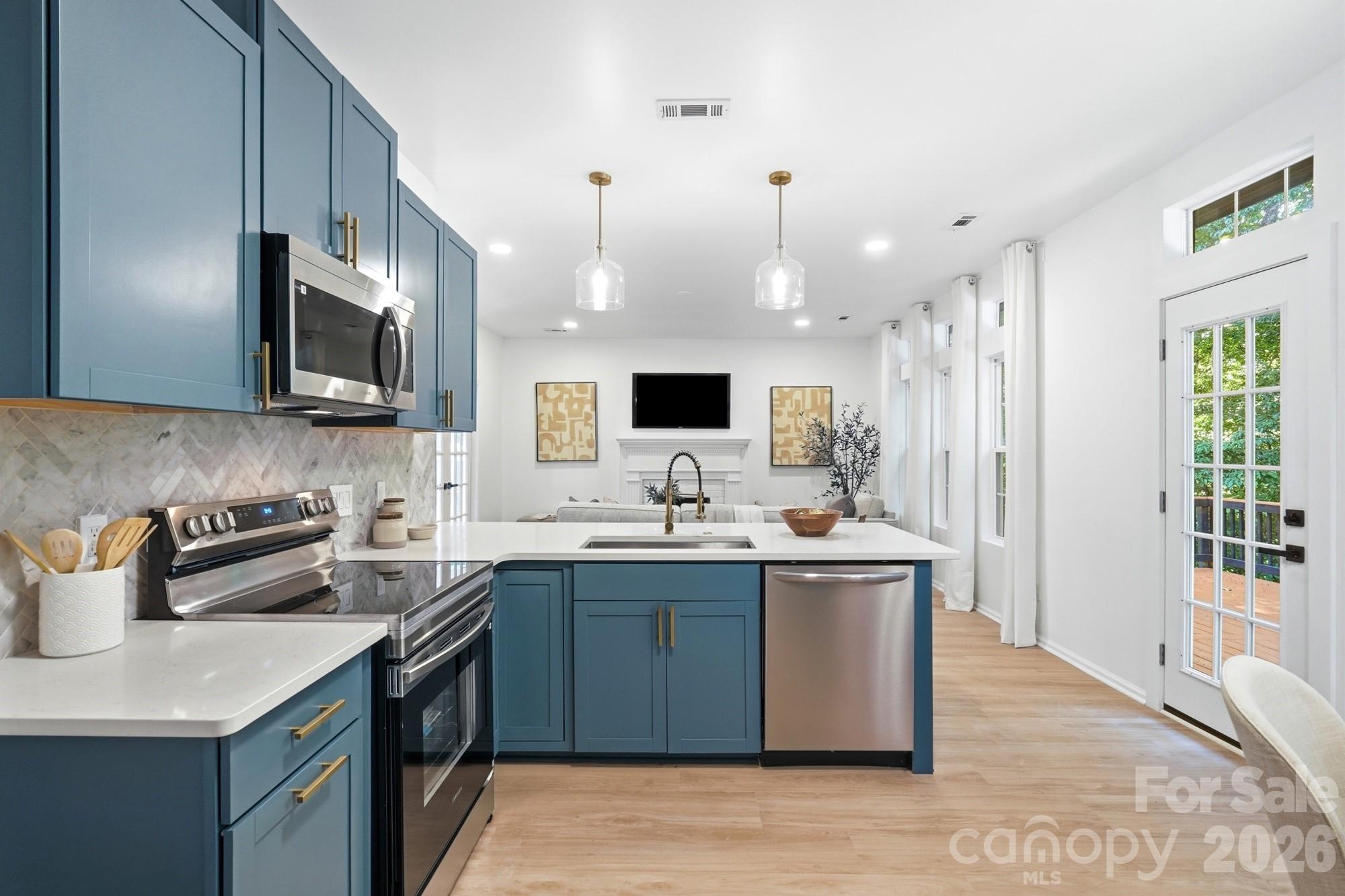 6102 Garamond Court — Charlotte