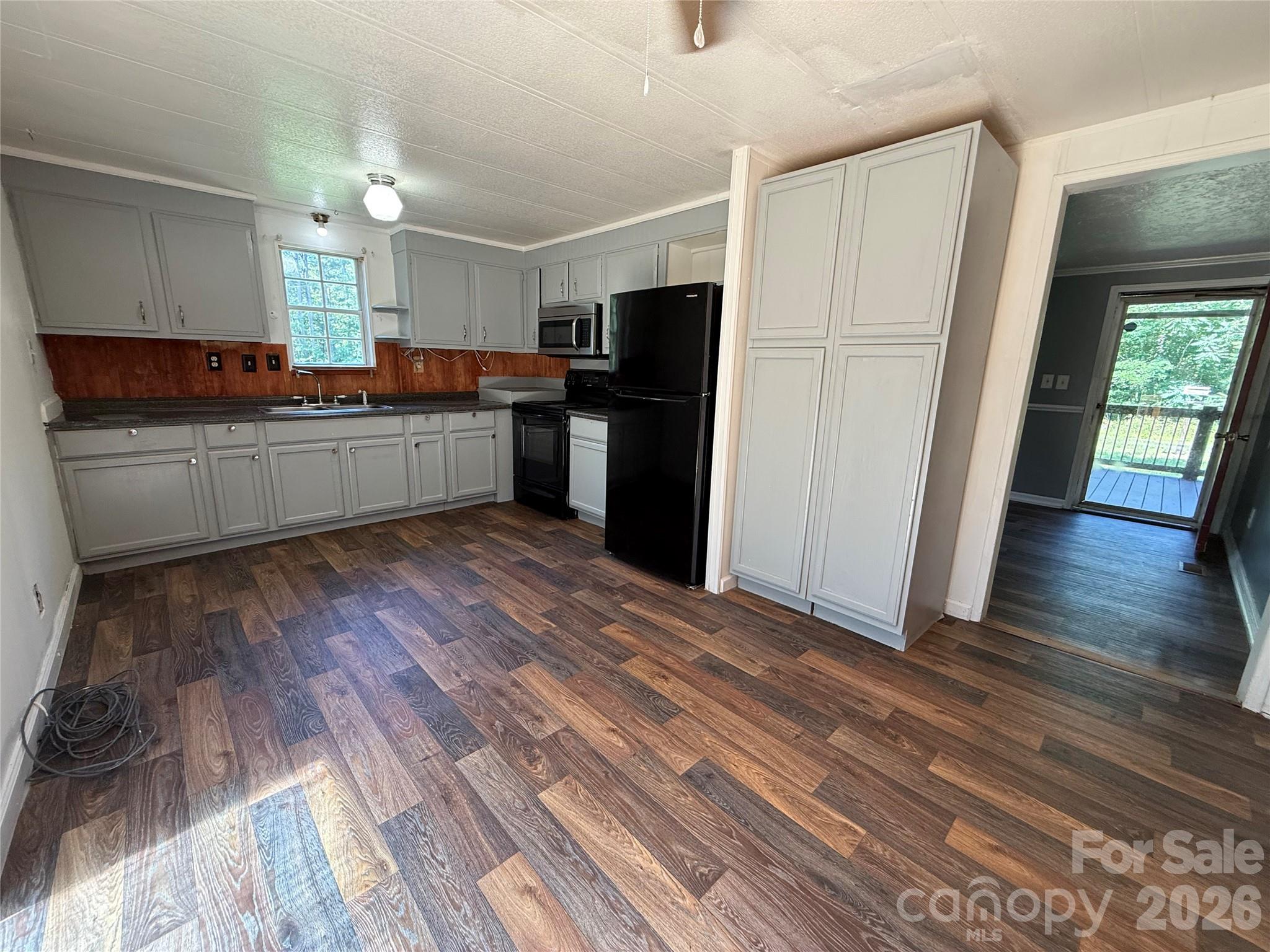 211 Corry Lane — Bostic