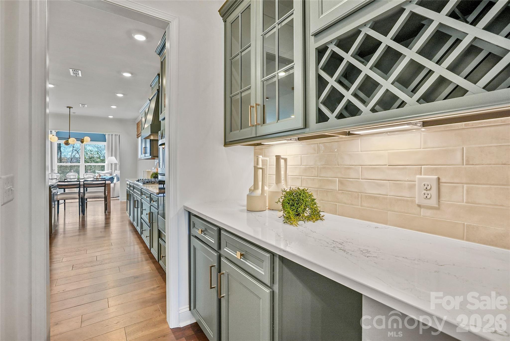 2130 Riverbend Avenue — Monroe