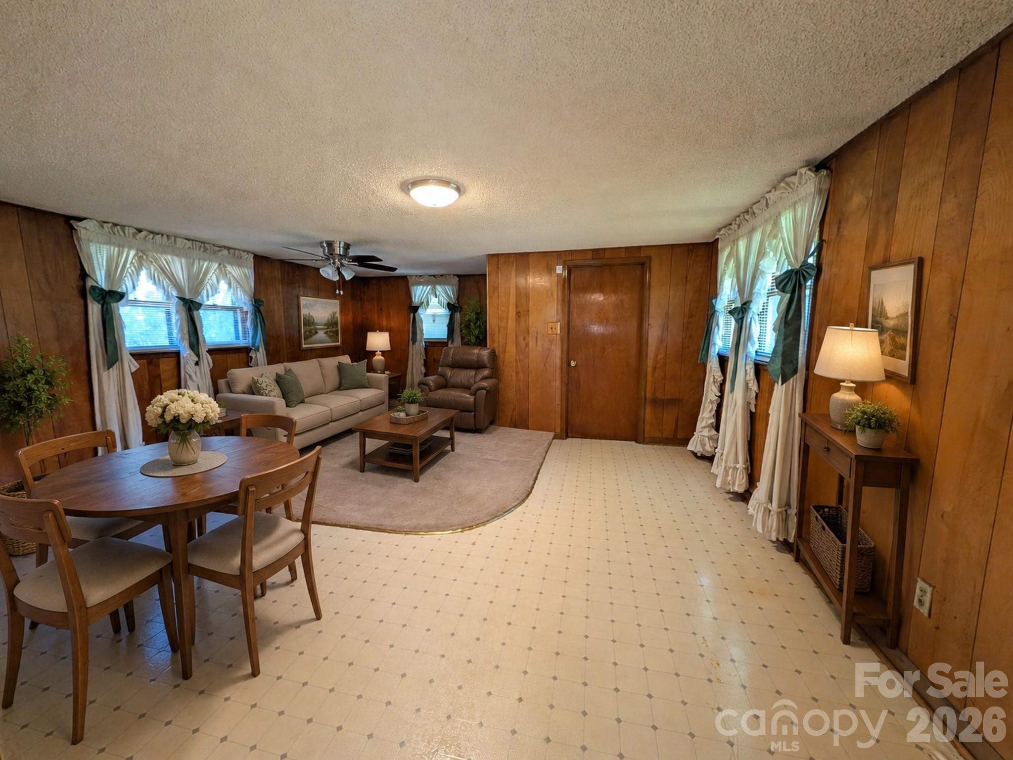 4053 Roddey Road — Catawba