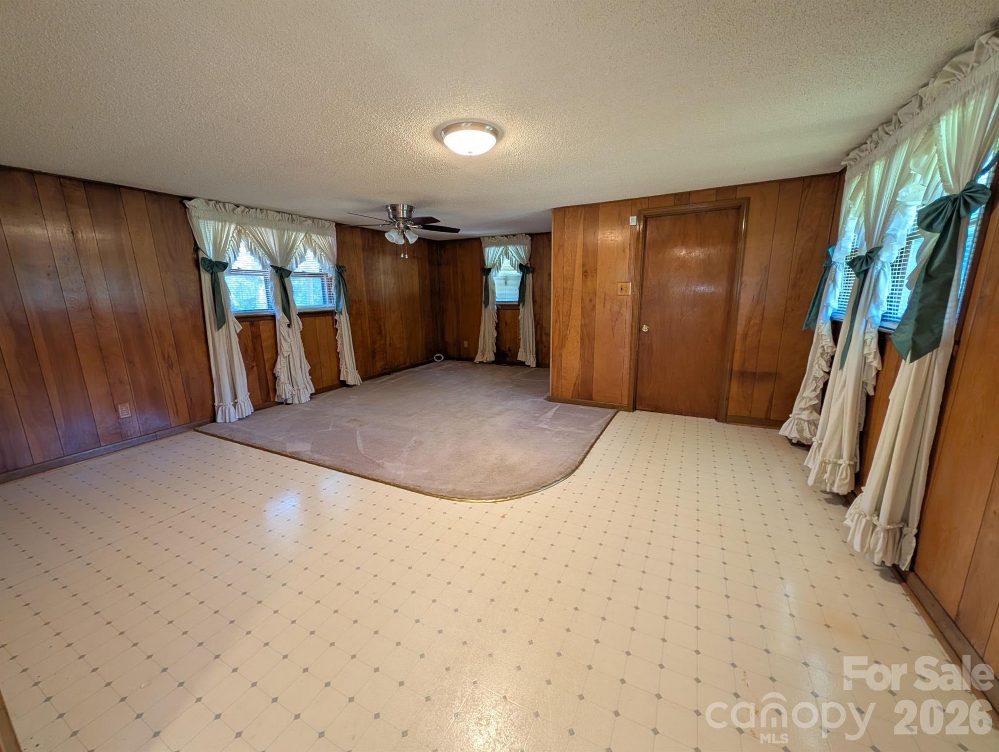4053 Roddey Road — Catawba