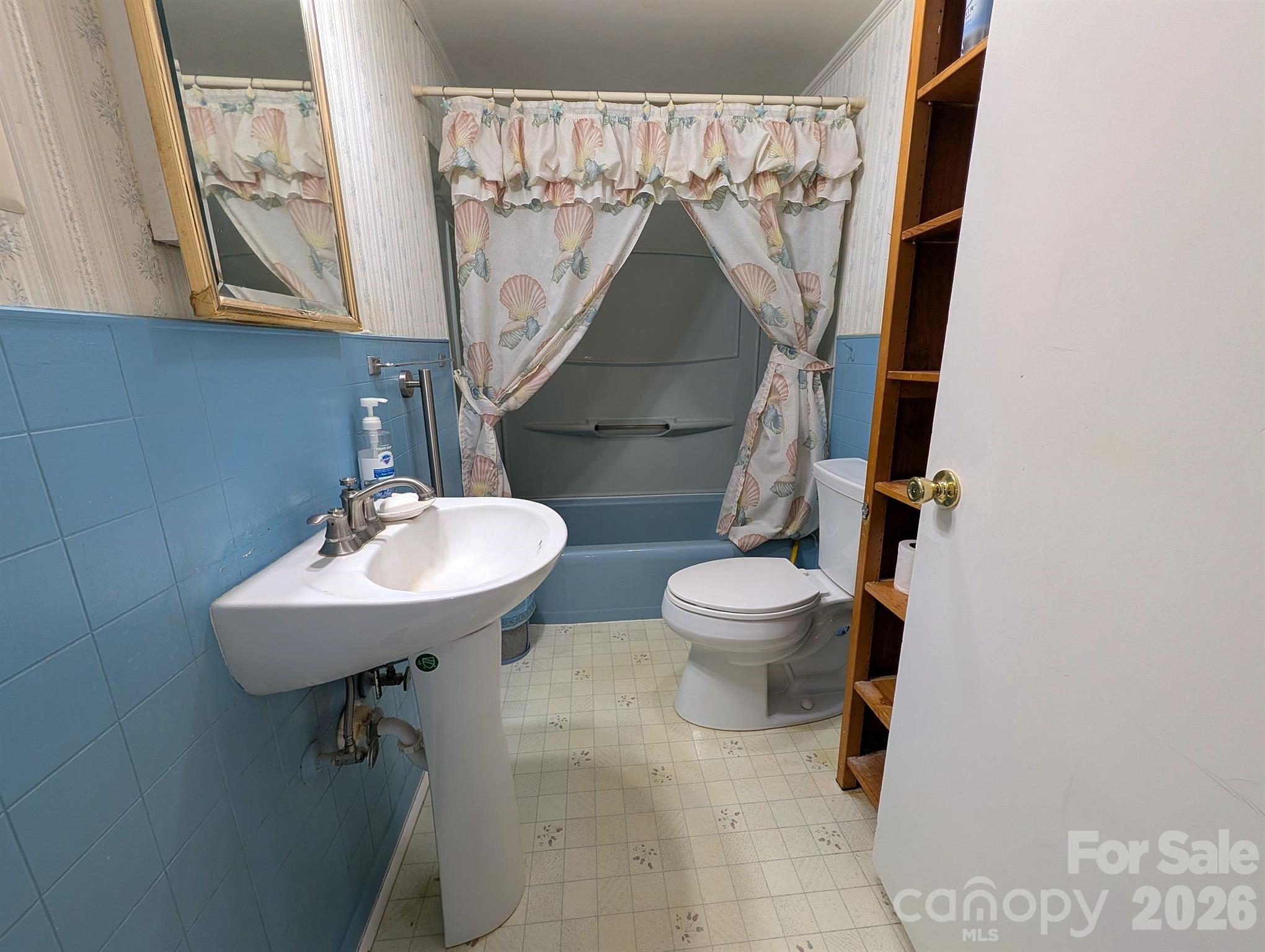 4053 Roddey Road — Catawba