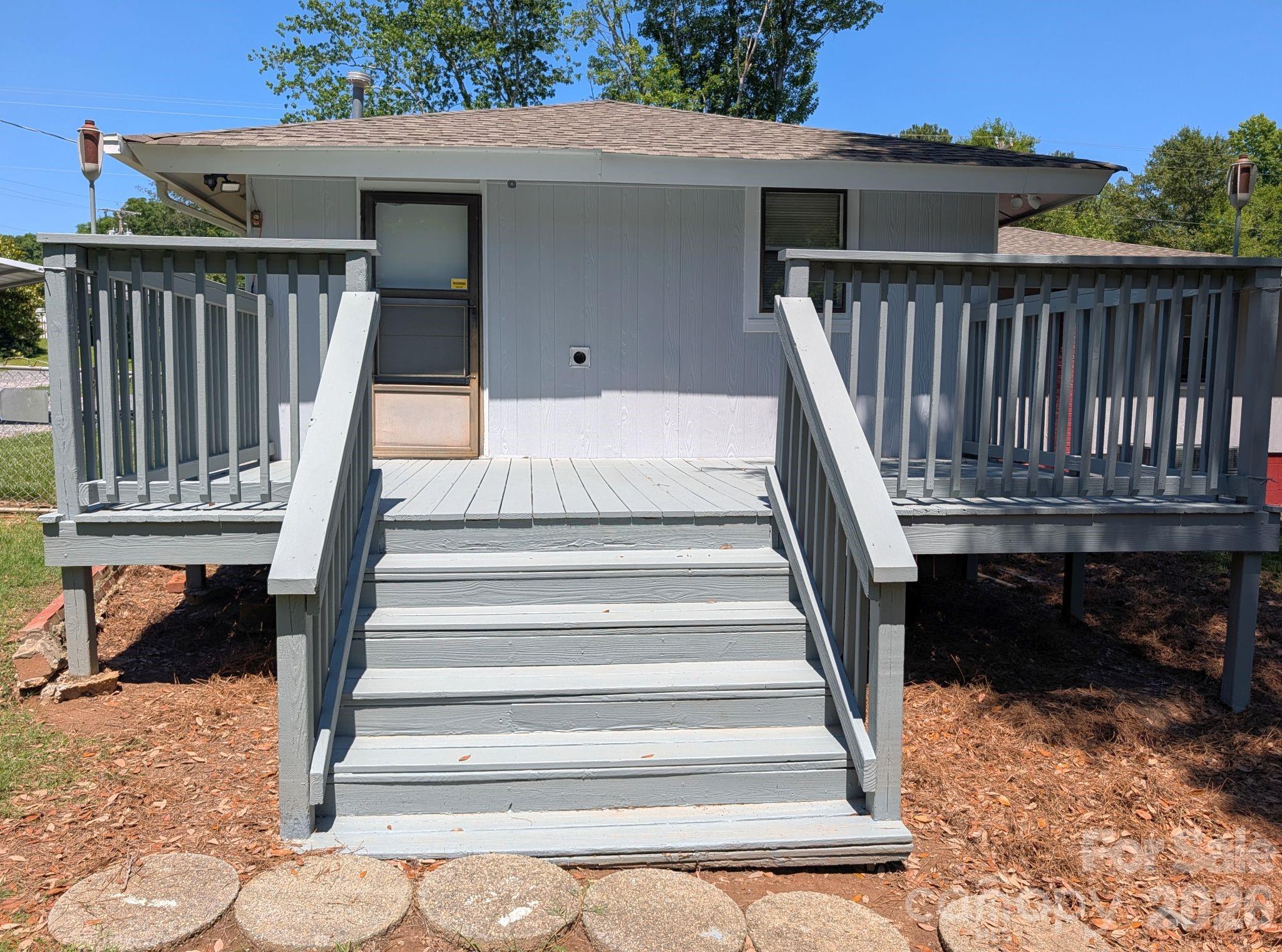 4053 Roddey Road — Catawba