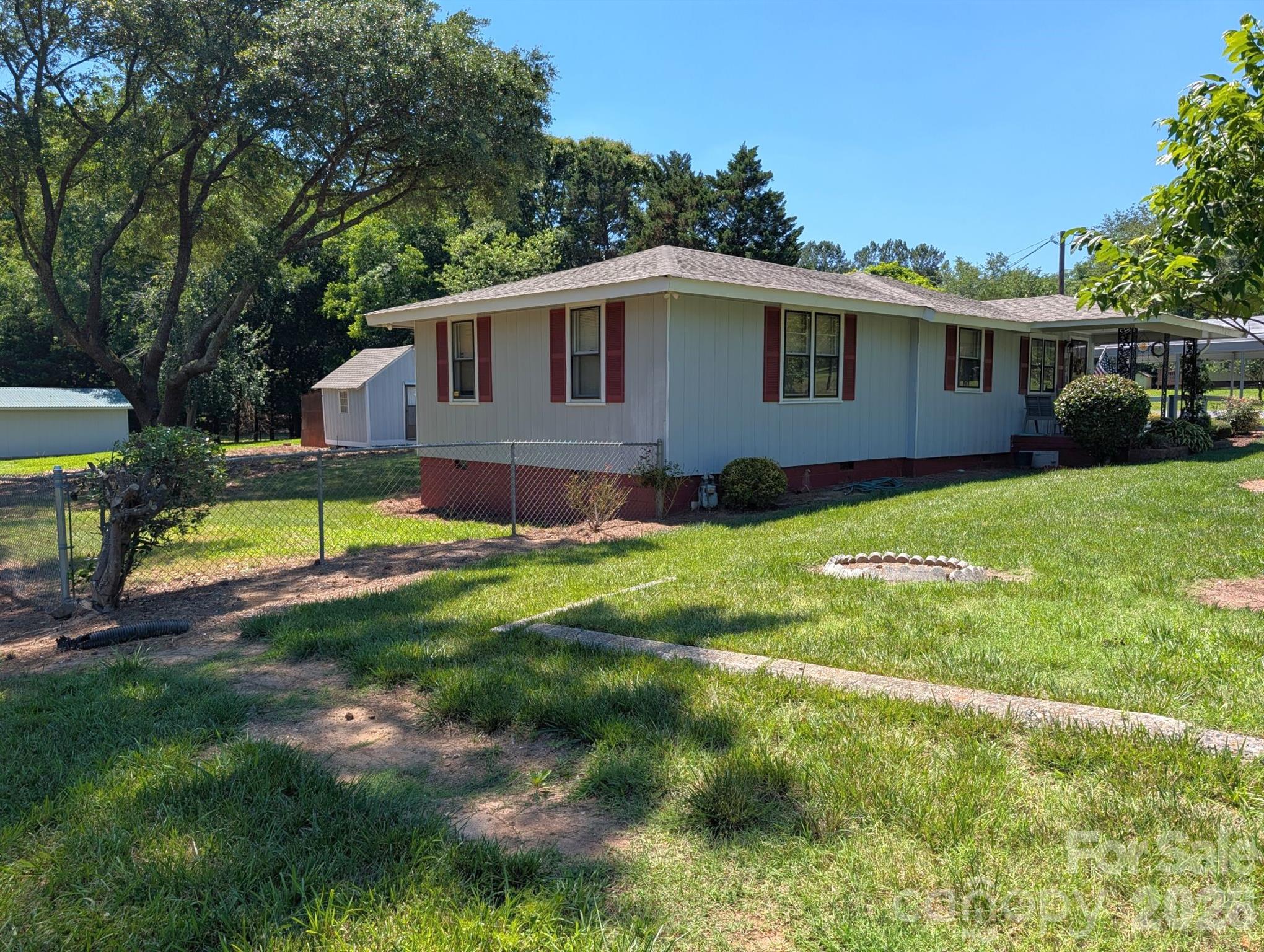 4053 Roddey Road — Catawba