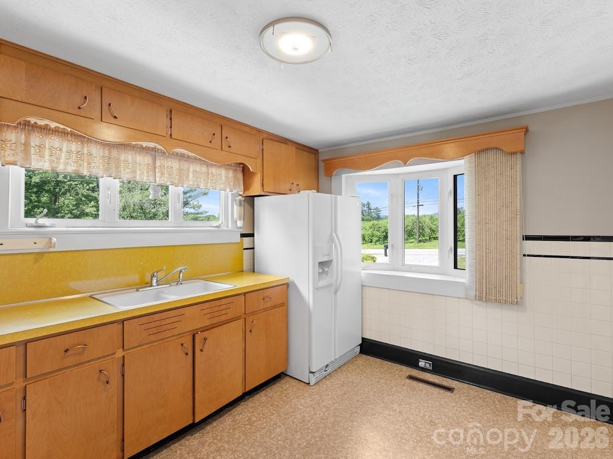 1230 Dana Road — Hendersonville