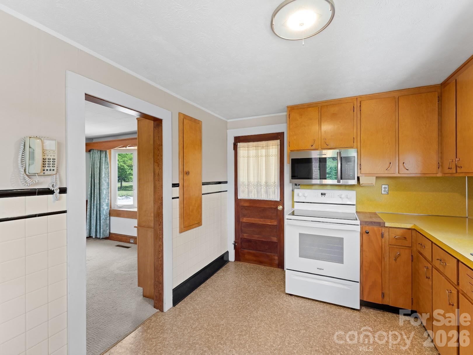 1230 Dana Road — Hendersonville
