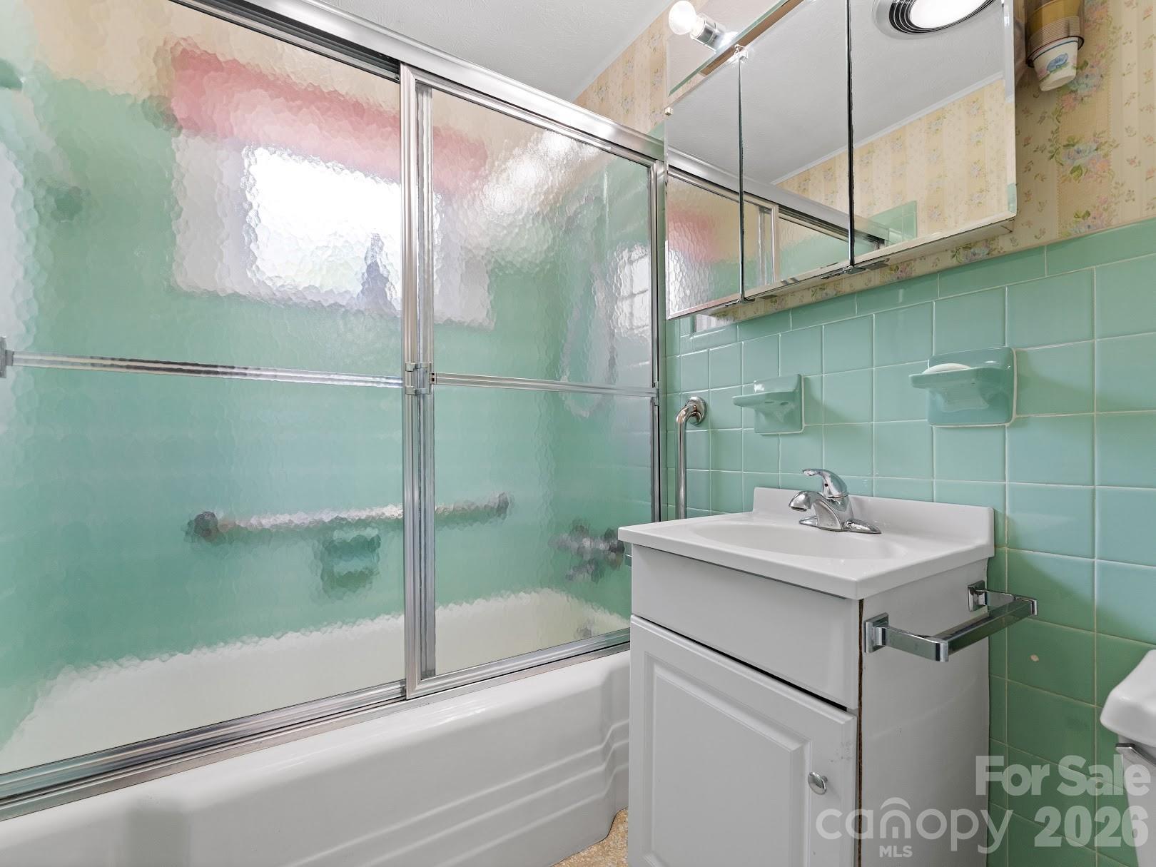 1230 Dana Road — Hendersonville