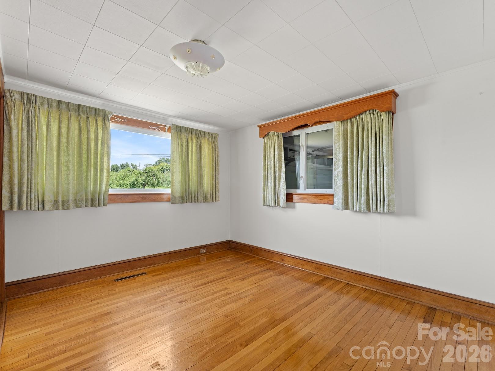 1230 Dana Road — Hendersonville