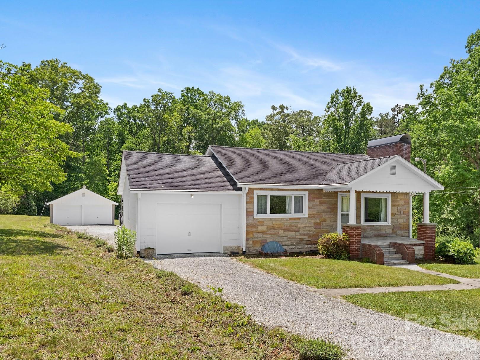 1230 Dana Road — Hendersonville