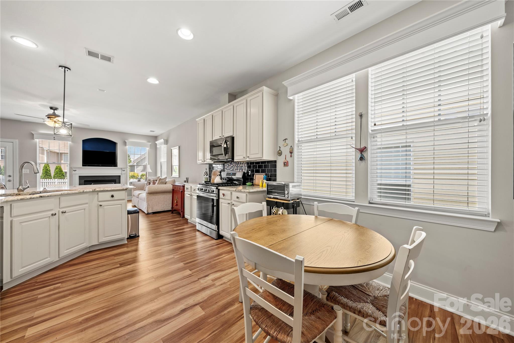 15718 Seafield Lane — Huntersville