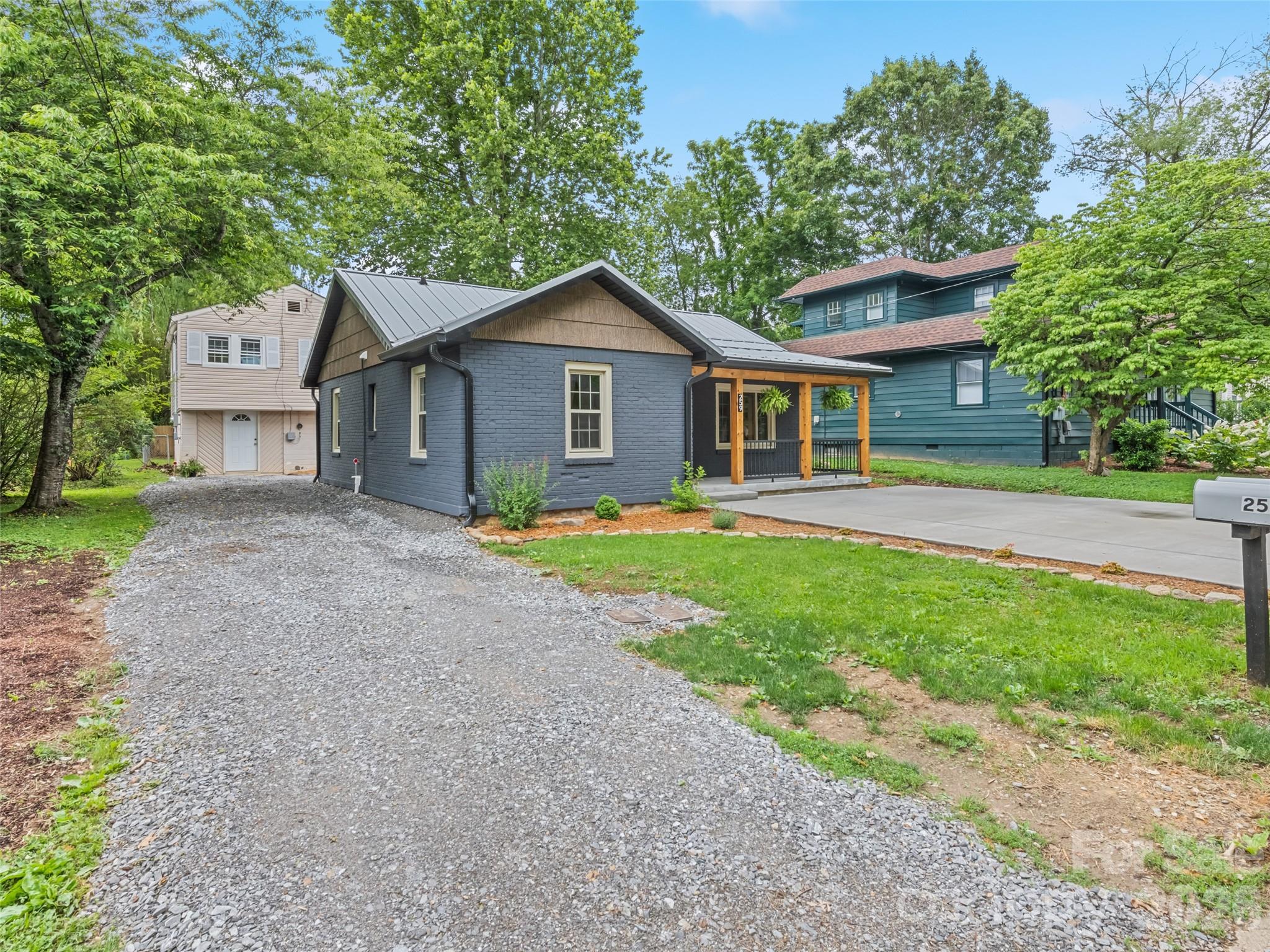 259 & 253 Richland Street — Waynesville