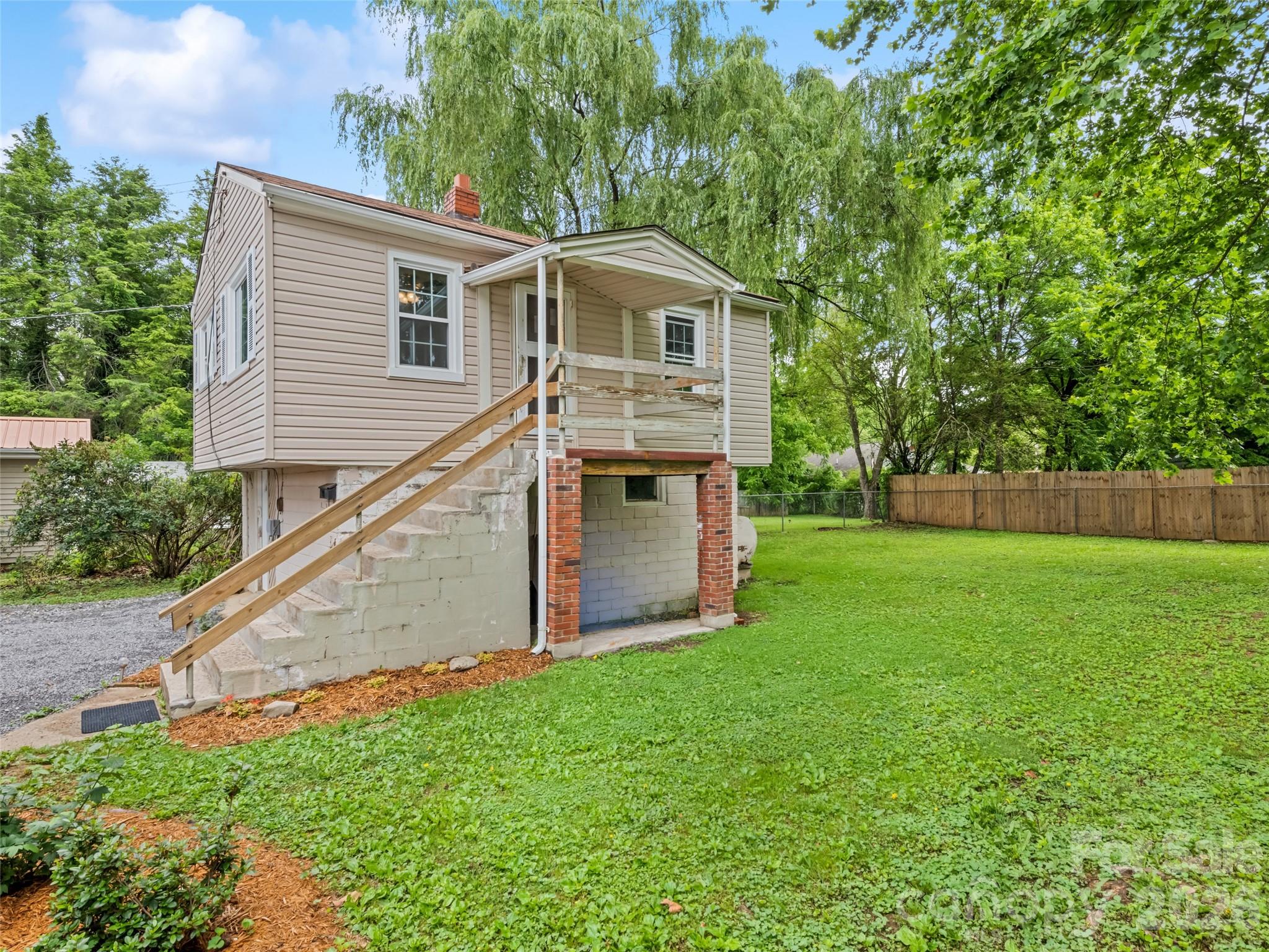 259 & 253 Richland Street — Waynesville