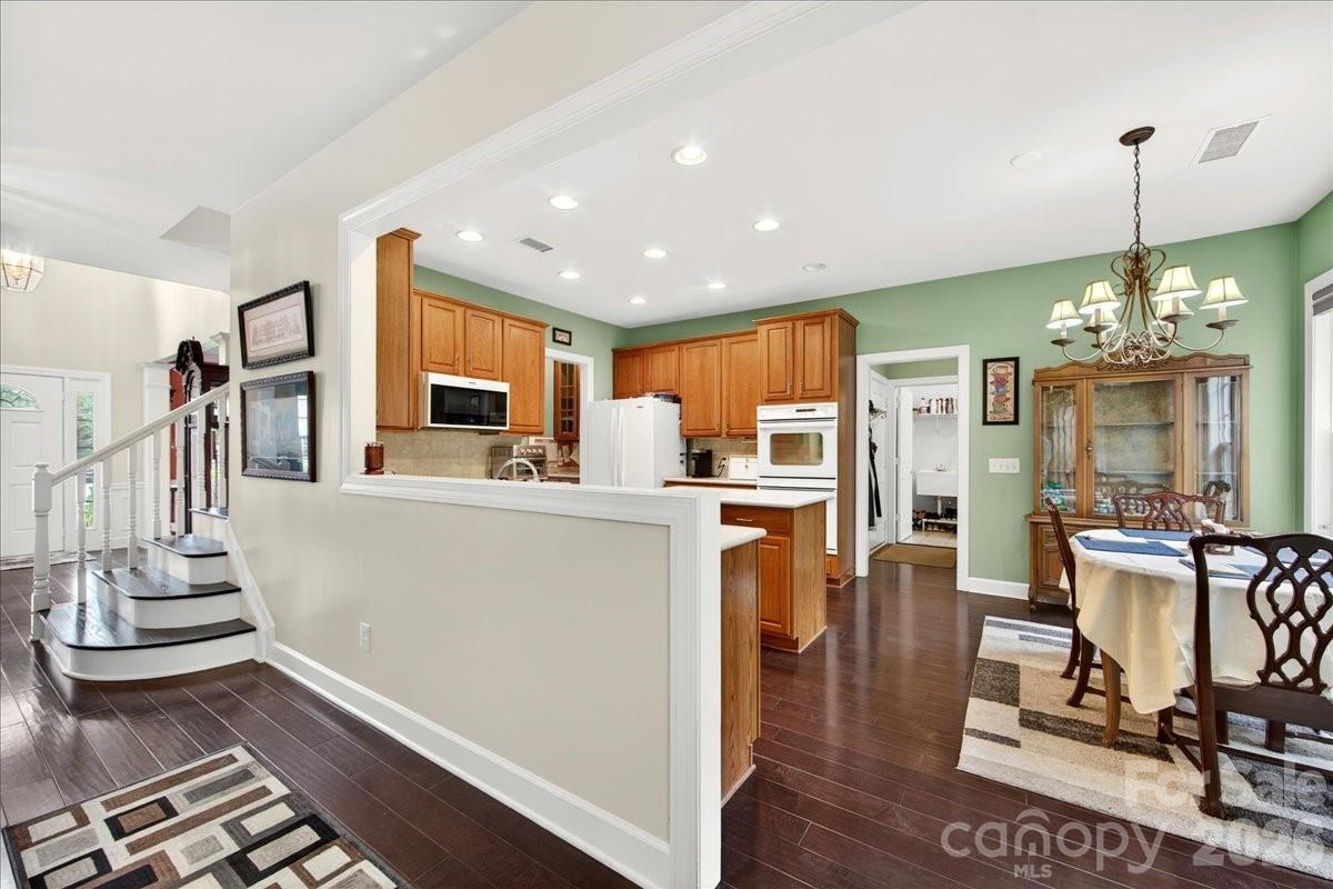 10604 Knight Castle Drive #60 — Charlotte