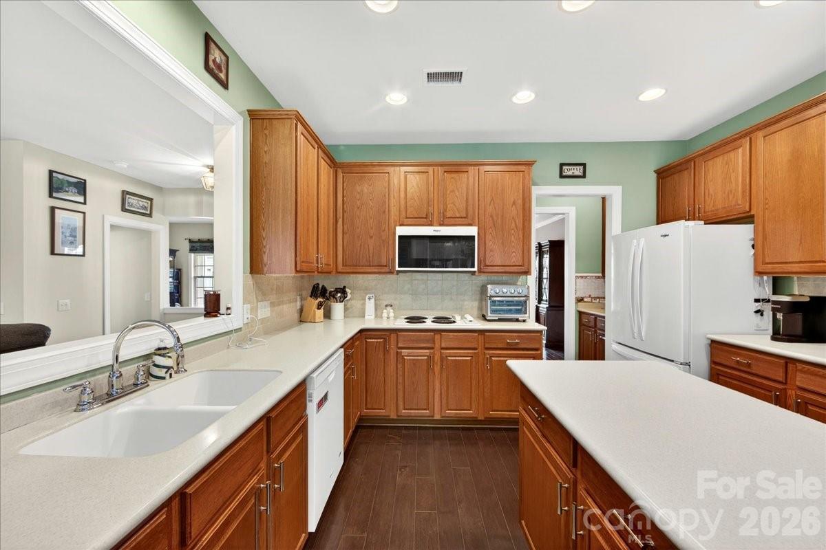 10604 Knight Castle Drive #60 — Charlotte