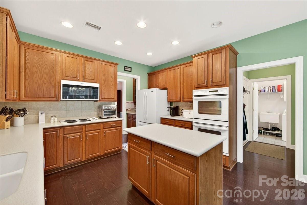 10604 Knight Castle Drive #60 — Charlotte