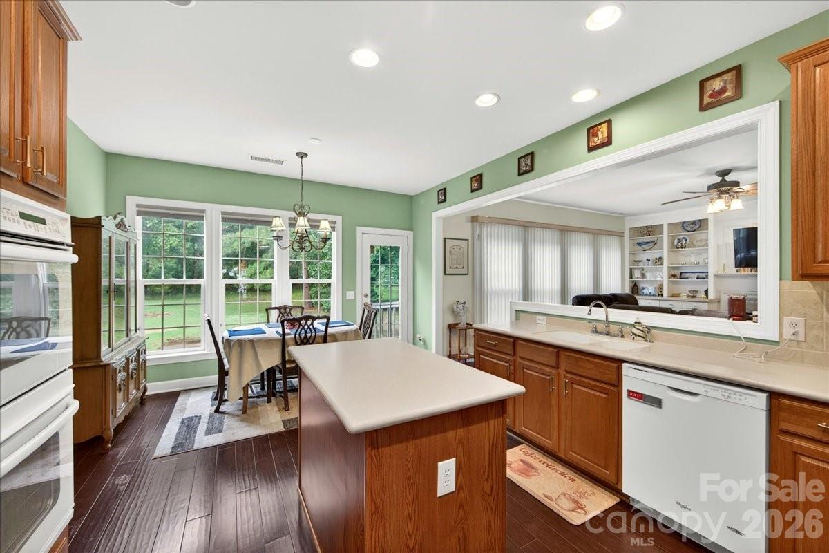 10604 Knight Castle Drive #60 — Charlotte