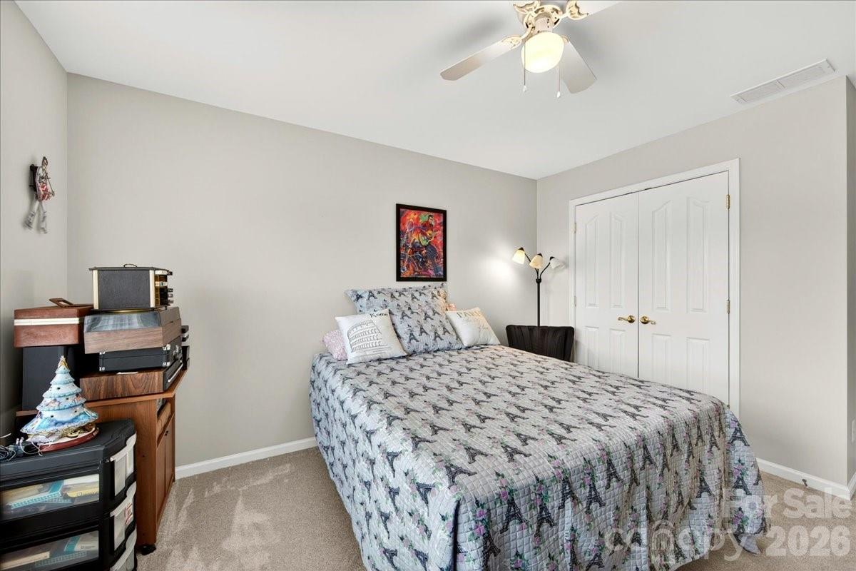 10604 Knight Castle Drive #60 — Charlotte