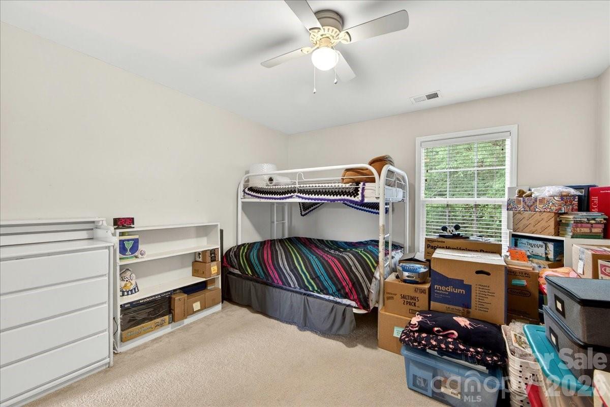 10604 Knight Castle Drive #60 — Charlotte