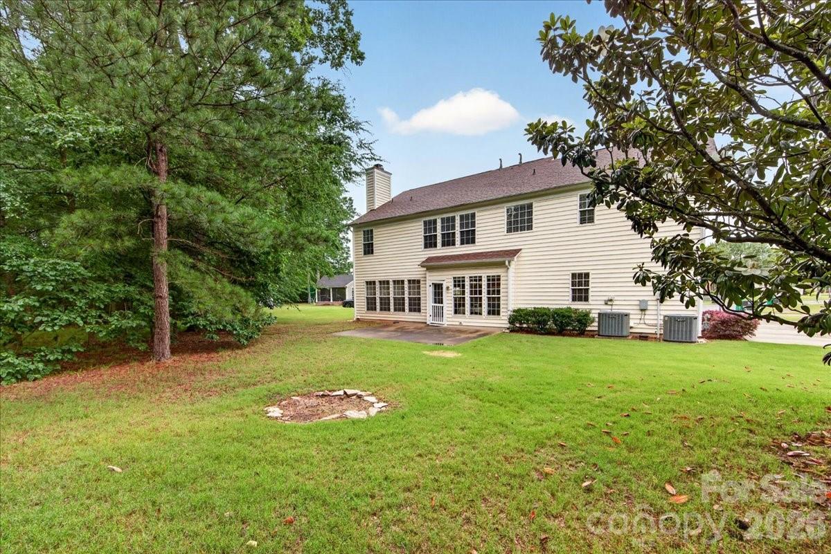 10604 Knight Castle Drive #60 — Charlotte