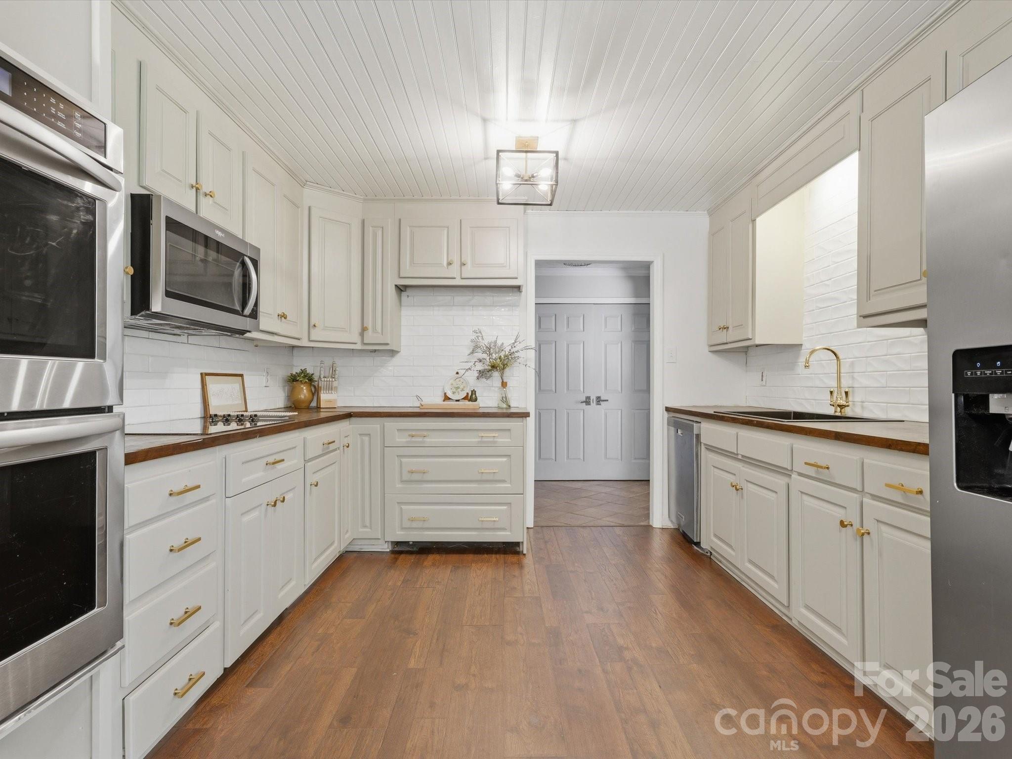117 Club View Drive — Cherryville