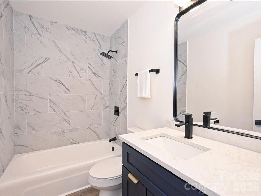 6810 Farmingdale Drive — Charlotte