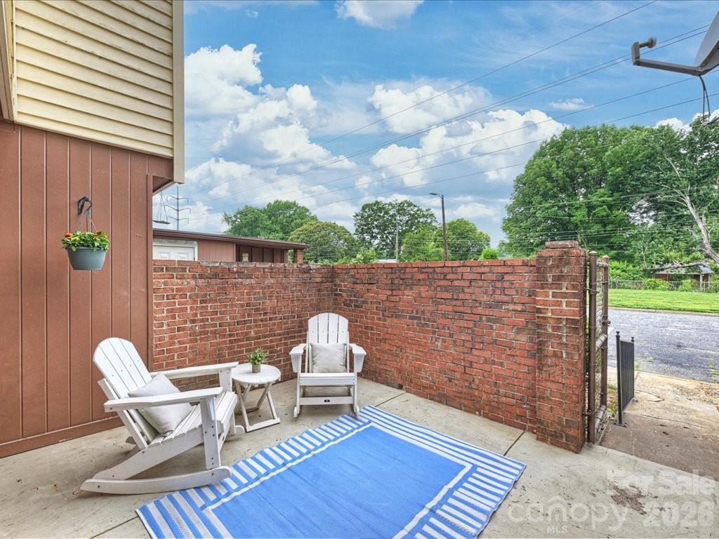 6810 Farmingdale Drive — Charlotte