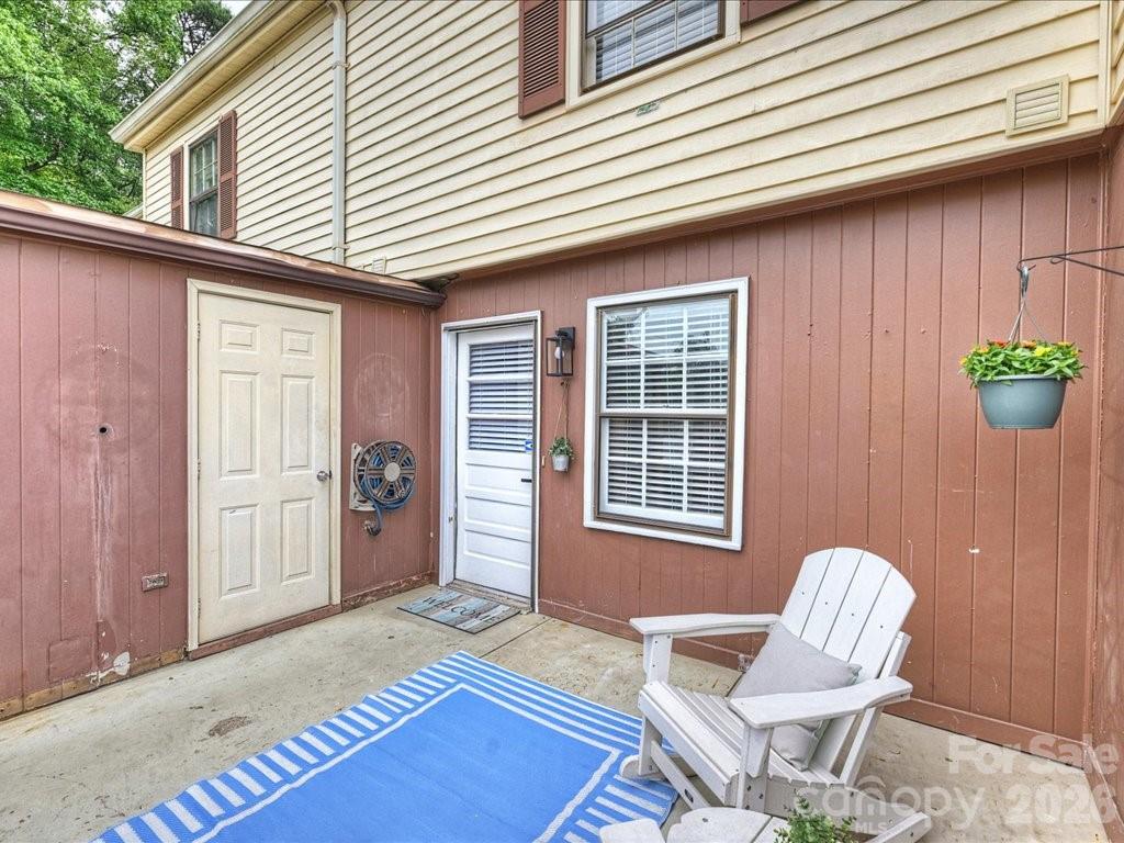 6810 Farmingdale Drive — Charlotte