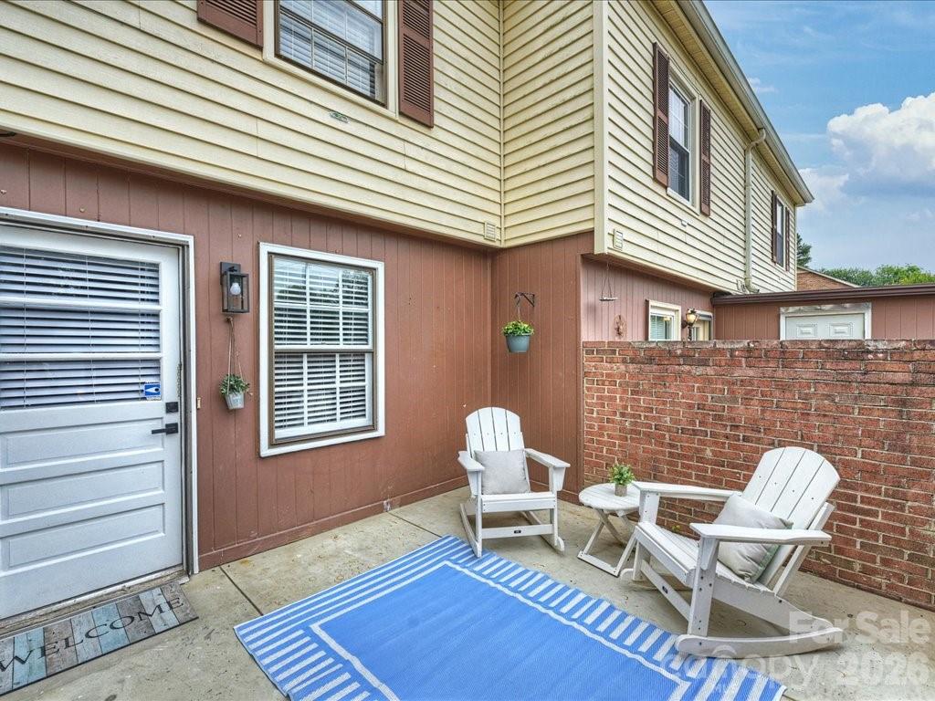6810 Farmingdale Drive — Charlotte
