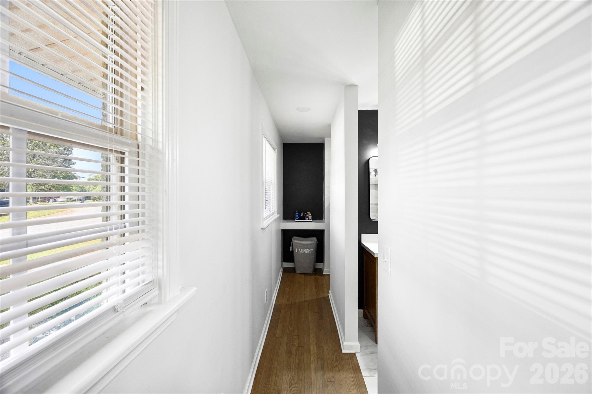 1047 White Plains Road — Charlotte