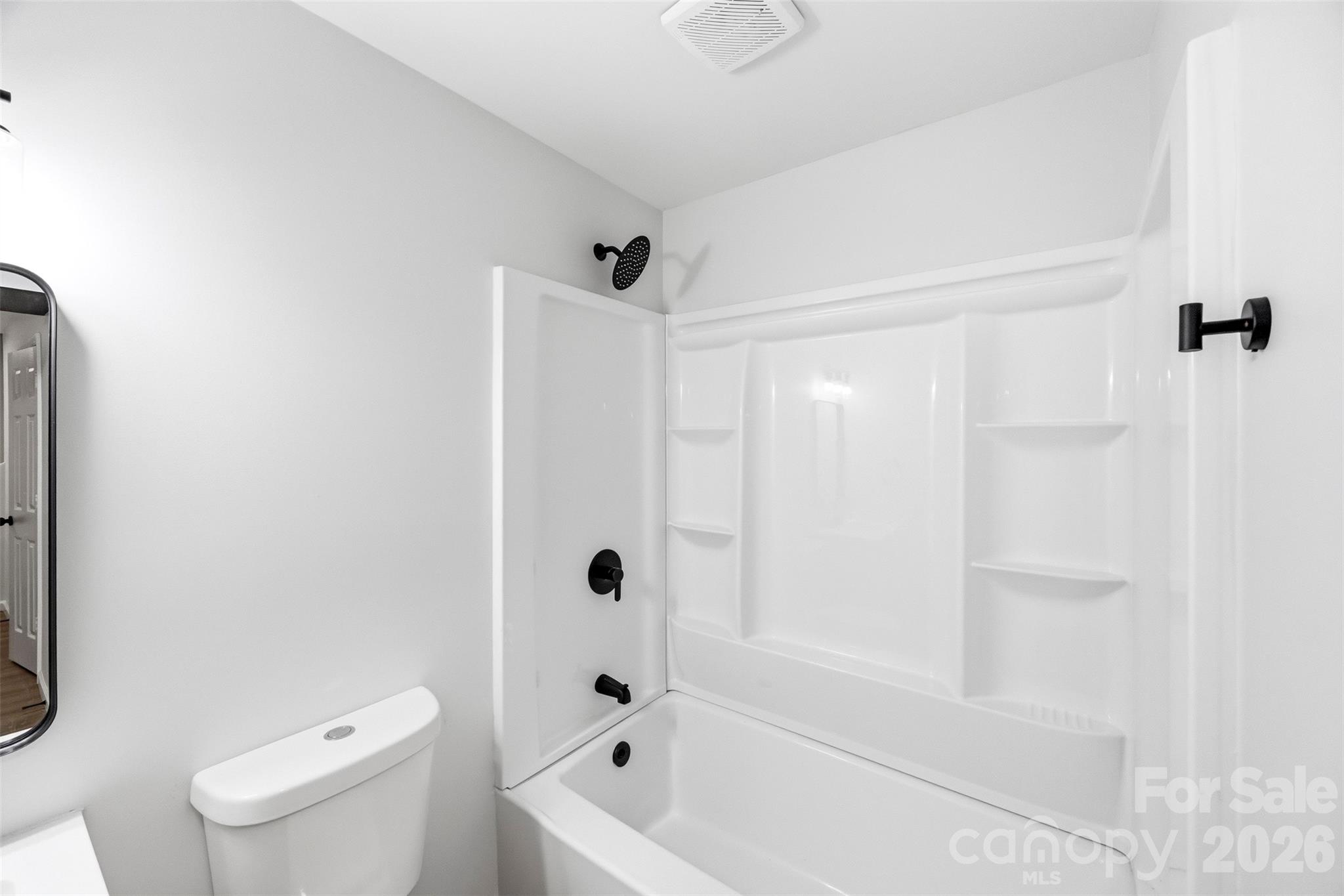 1047 White Plains Road — Charlotte