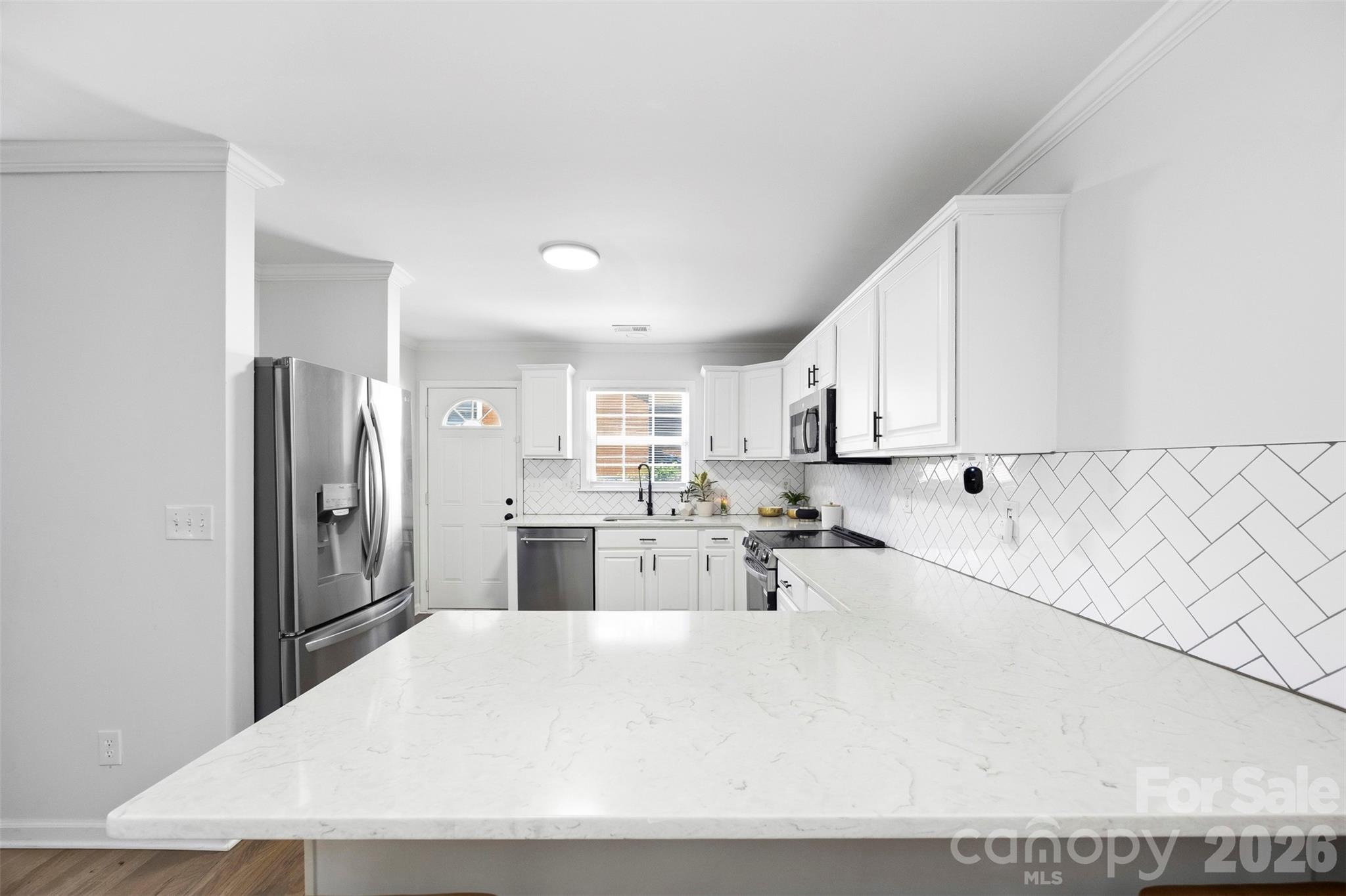 1047 White Plains Road — Charlotte