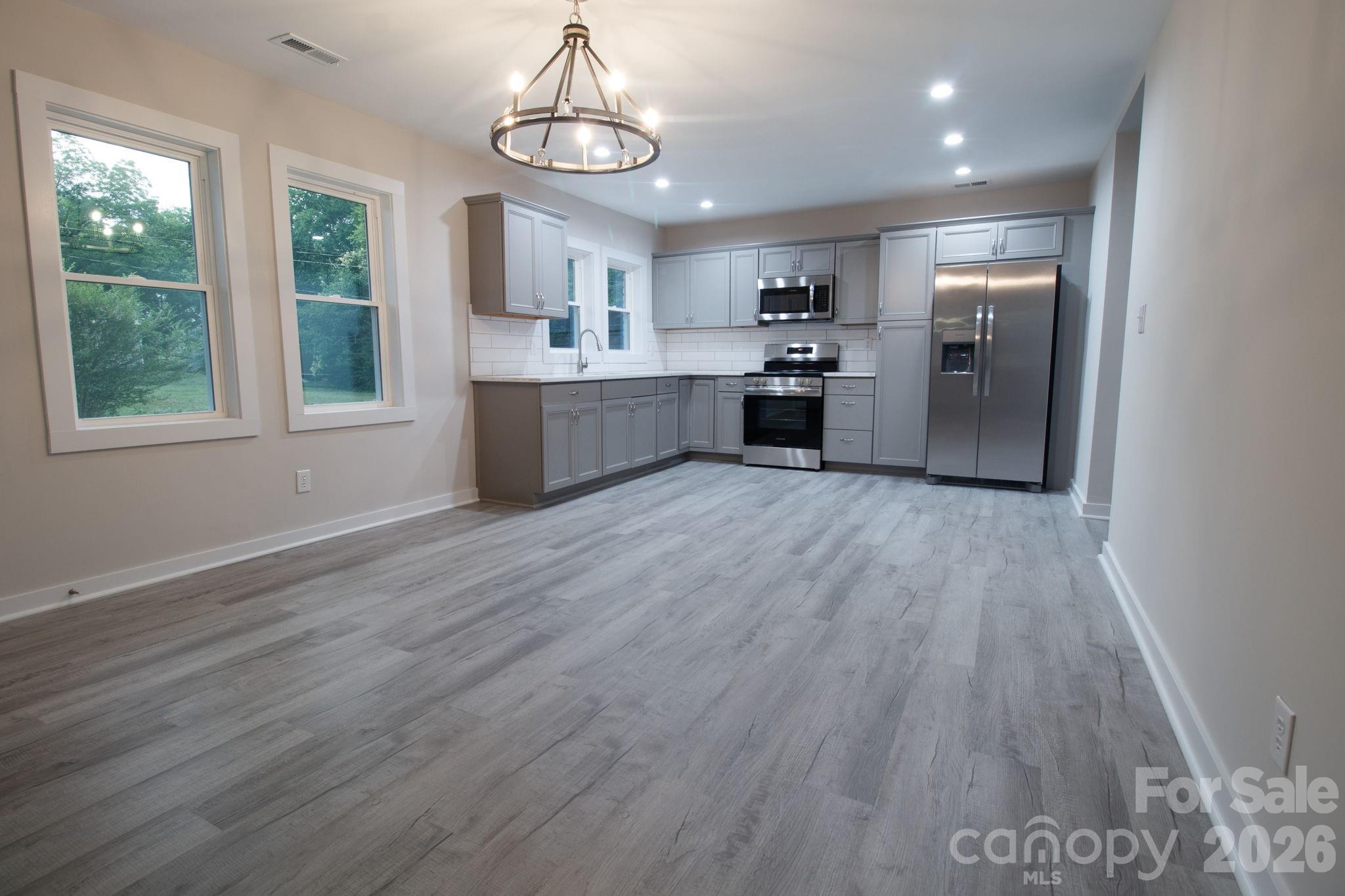 435 W Whitley Street — Norwood