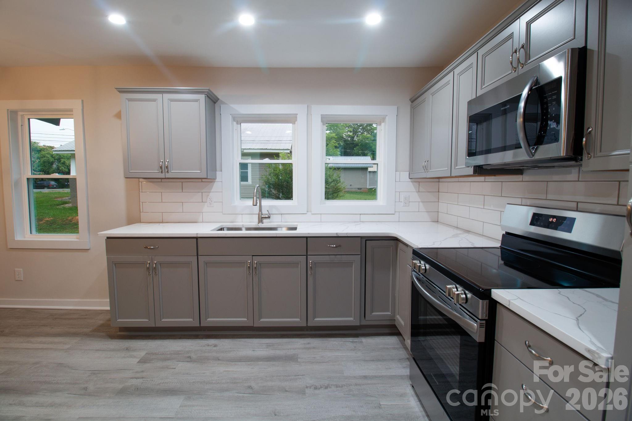 435 W Whitley Street — Norwood