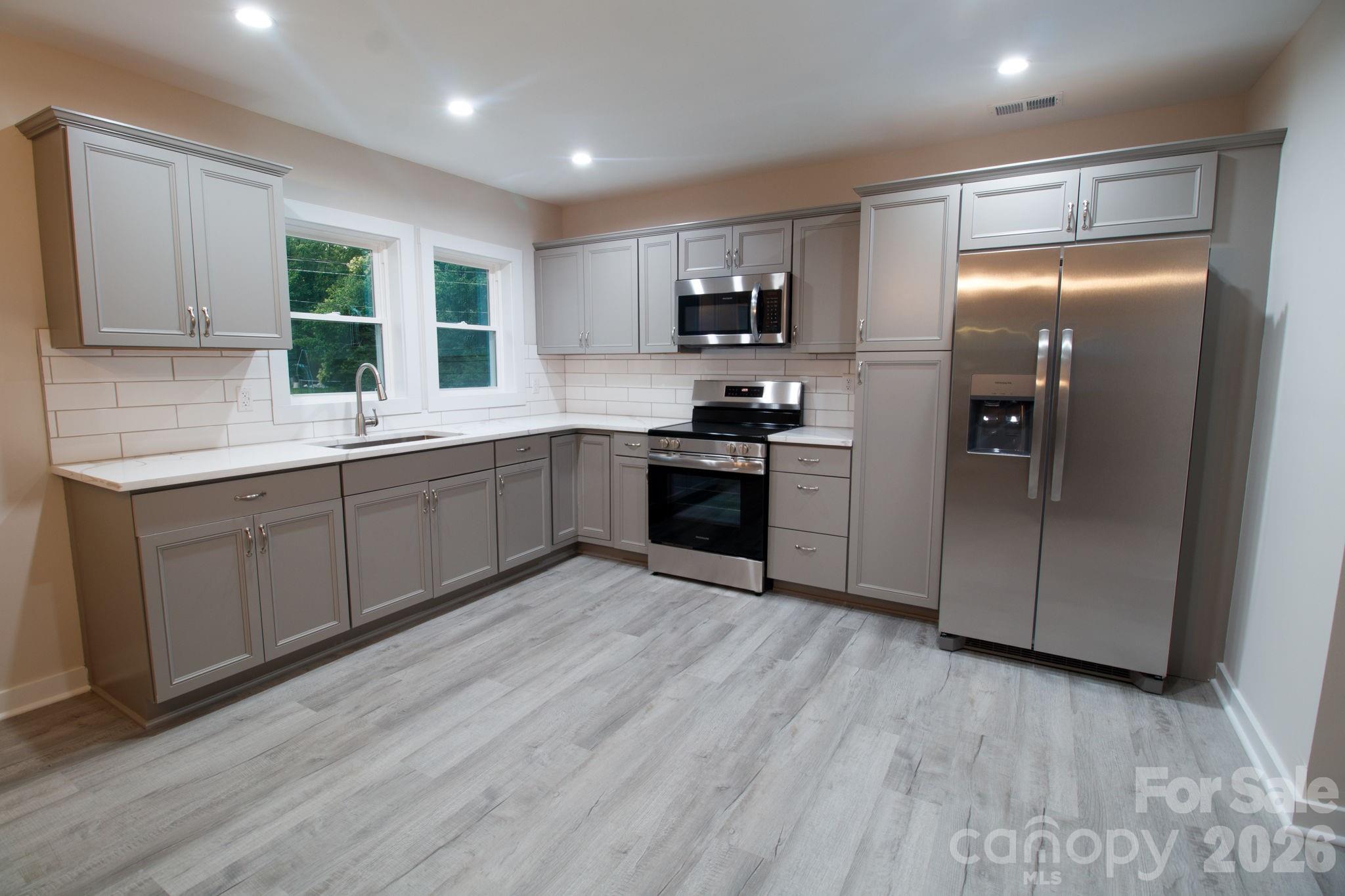 435 W Whitley Street — Norwood